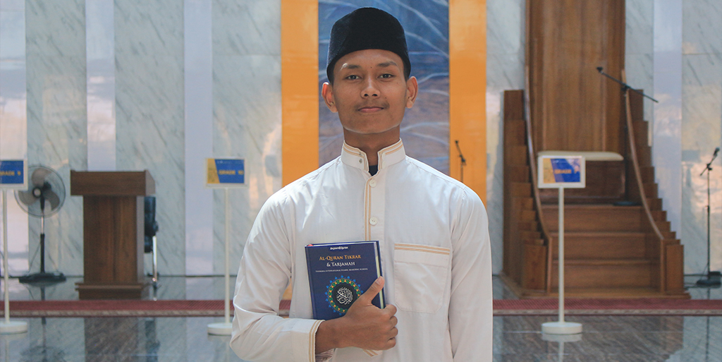 Konsisten, Kunci Sukses Imam Azmi Selesaikan 30 juz al-Qur’an Selama 8 Bulan